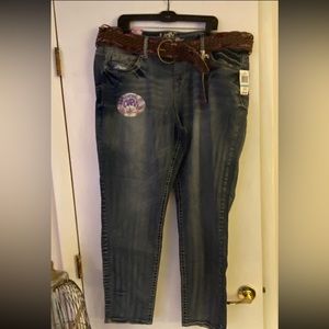Women’s Distressed Vintage Style Jean’s